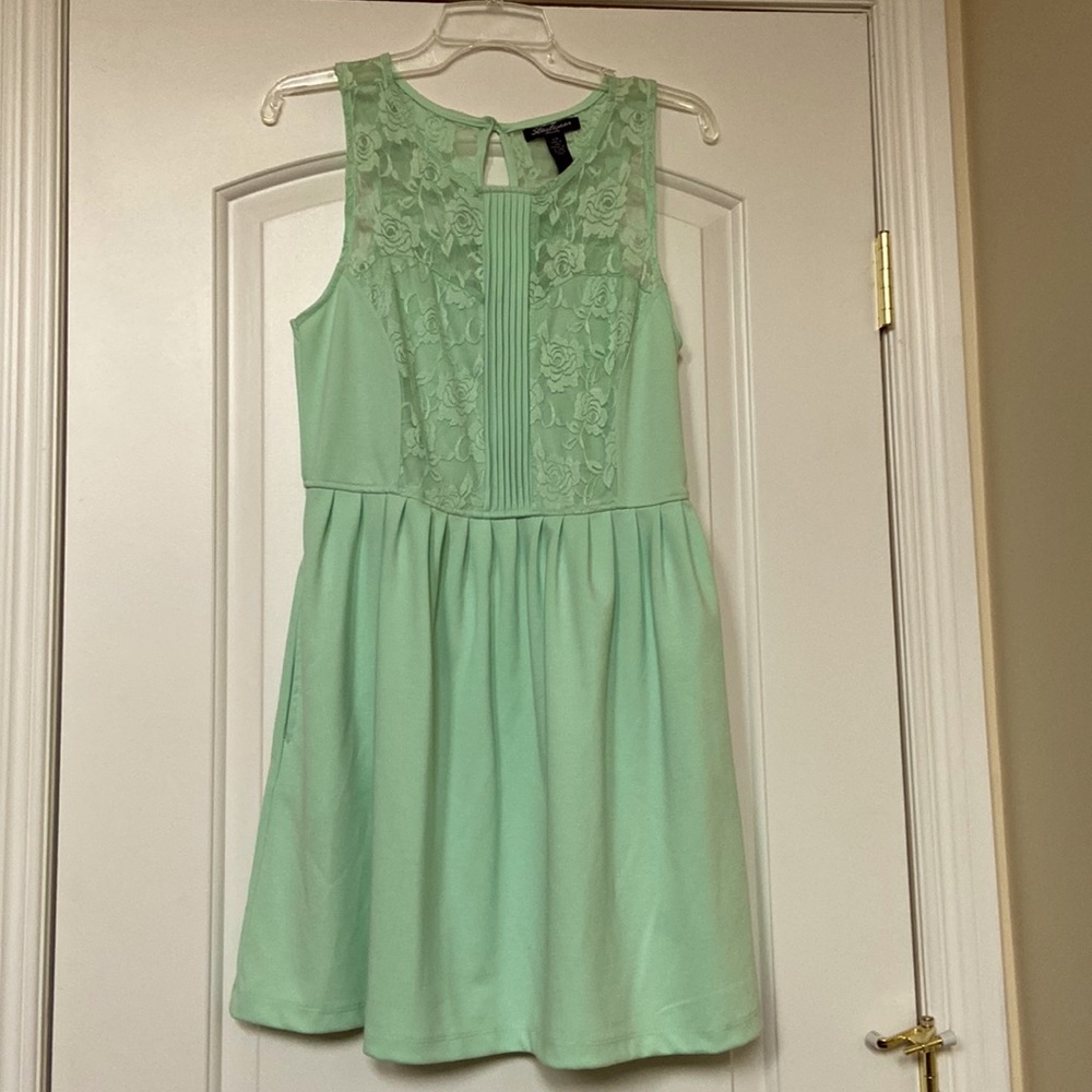 Beautiful mint green dress in size L